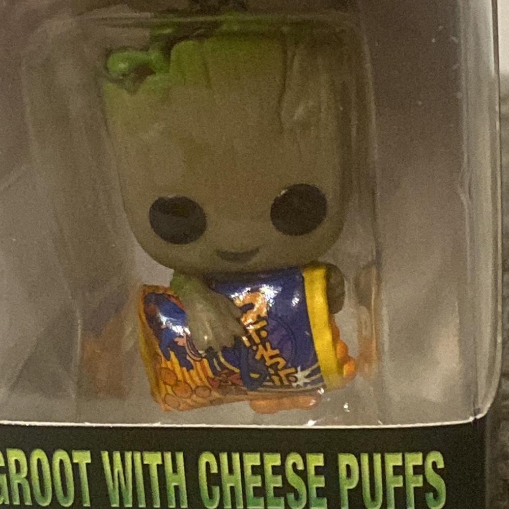6Pieces=🌎Groot purse/tape zip wallet+Tee L+2 Funko/Groot🔑⛓+1056 pop🚀🦝 - Picture 16 of 17
